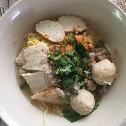 ก๋วยเตี๋ยวหมู เเม่ทับทิม