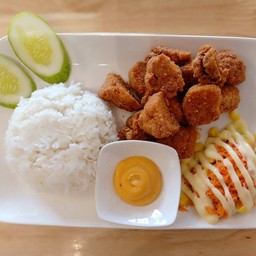 ข้าวไก่คาราเกะ  ลาบแซ่บ (Karaage Chicken Rice with Spicy powder