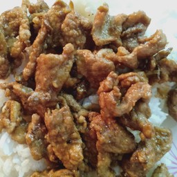 หมูชิ้นกระเทียมพริกไทย