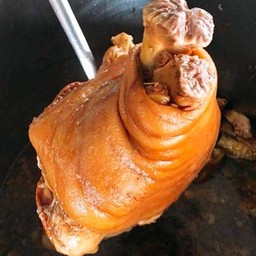 ขาหมูเนื้อหนัง
