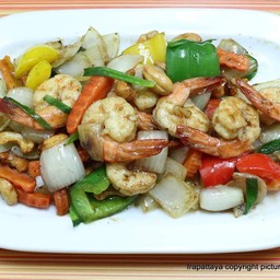 กุ้งผัดเม็ดมะม่วงหิมพาน