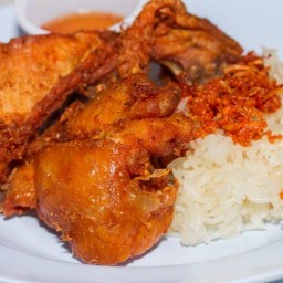 เหนียว ก่ะ ไก่ (สายไหม)