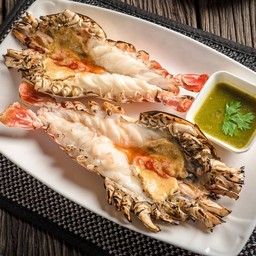 กุ้งแม่น้ำใหญ่เผา 2 ตัว