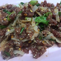 ลาบเนื้อดิบ เปรี้ยว