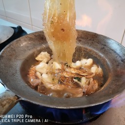 กรรเชียงปูอบวุ้นเส้น