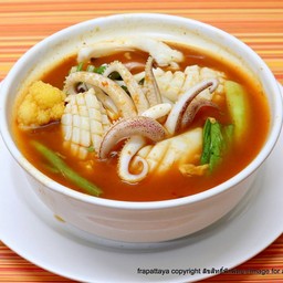 แกงส้มปลาหมึกผักรวม