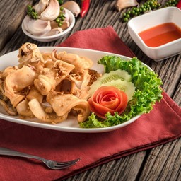 หมึกทอดกระเทียม