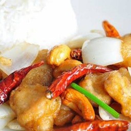 ข้าวไก่ผัดเม็ดมะม่วงหิมพานต์