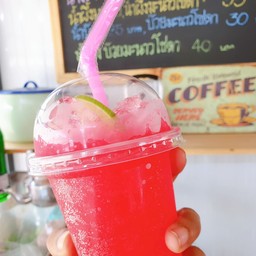 น้ำแดงมะนาวโซดา