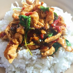 ข้าวราดกะเพราไก่