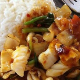 ข้าวปลาหมึกผัดไข่เค็ม