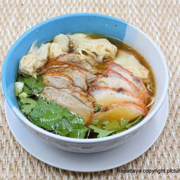 เกี้ยวกุ้งเป็ดย่างหมูแดง
