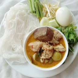 ขนมจีนน้ำยาแม่เจ็กรสเด็ด