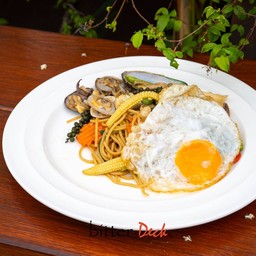 สปาเก็ตตี้ขี้เมาซีฟู้ดไข่ดาว