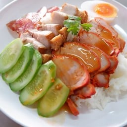 ข้าวหมูแดงหมูกรอบ