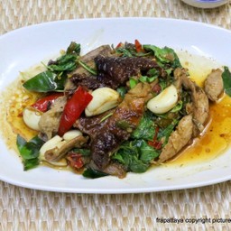 เป็ดย่างผัดกระเพรา