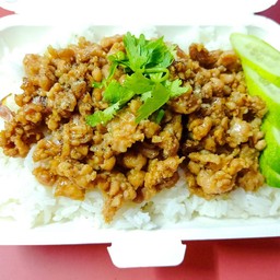 ข้าวหมูสับกระเทียมพริกไทย
