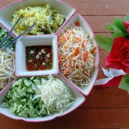 ข้าวราดแกง โบร่ำโบราณ