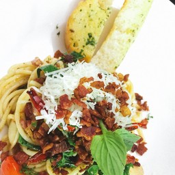 สปาเก็ตตี้เบคอน(ผัดพริกแห้ง)