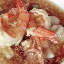 เส้นหมี่ราดหน้าทะเล