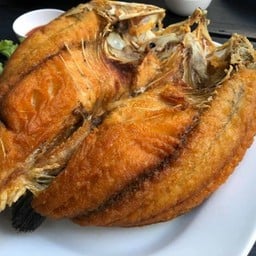 ปลากระพงทอดน้ำปลา