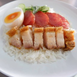 ข้าวหมูกรอบ