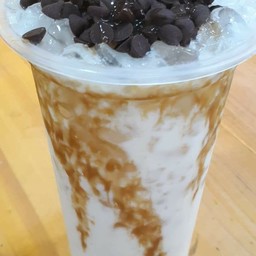 นมสดคาราเมลช้อคชิพเย็น