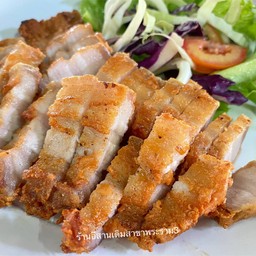 สามชั้นทอดน้ำปลา