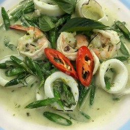 เขียวหวานทะเลผัดแห้ง(กับข้าว)กุ้ง+หมึก