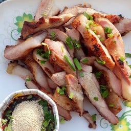 ร้านคอหมูย่างเจ้าเก่าพิศาลท่าข้าม