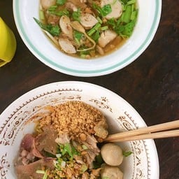 โจ๊กแม่กุหลาบ (ตลาดสุขุมาลย์)
