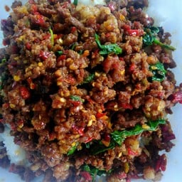 เนื้อผัดใบยี่หร่าเป็นกับข้าว