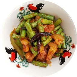 ผัดพริกขิงถั่ว หมูสามชั้น