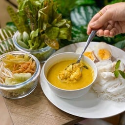 หนมจีนด้ามขวาน หนมจีนใต้ by คนคอน