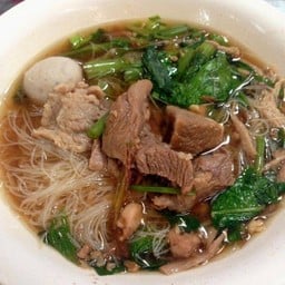 ก๋วยเตี๋ยวเนื้อเปื่อย