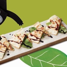 ตอติญาชีสแฮสเซอร์ราโนและอะโวคาโด