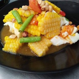 ตำข้าวโพดไข่เค็ม