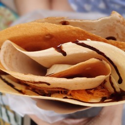 นูเทลล่า+กล้วย+ฝอยทอง (55 บาท)