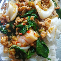 ข้าวกะเพรารวมมิตร