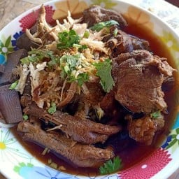 ก๋วยเตี๋ยวไก่ตุ๋น (บุ๋มบิ๋มน้องบอส)