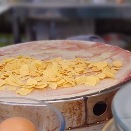 โรยบลูเบอร์รี่+คอนเฟลค+เม็ดมะม่วงจ๊ะ