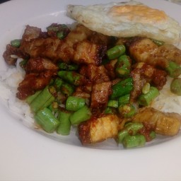 ผัดพริกแกง