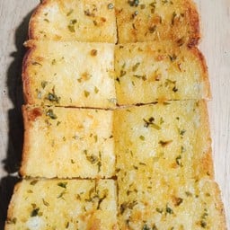 ปังปิ้ง เนยกระเทียม