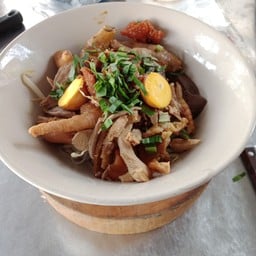 ก๋วยเตี๋ยวไก่มะระ