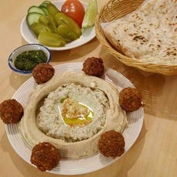 Hummus, Babaganoush, Falafel, Tahini, Vegetables, Pickles And Pita Bread Small Set [M2]
