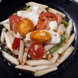 ตำไหลบัวไข่เค็ม