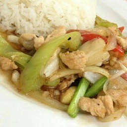ข้าวผัดพริกหยวกหมู