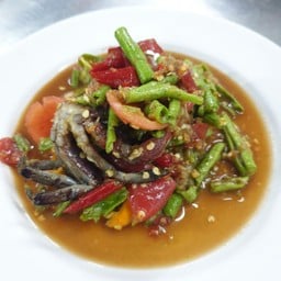 ตําถั่วหมูกรอบ