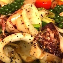 หมึกผัดพริกไทยดำ