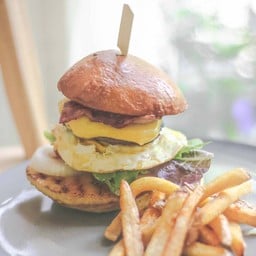 Lava Cheese Pork Burger Served with Homemade Potato Wedge